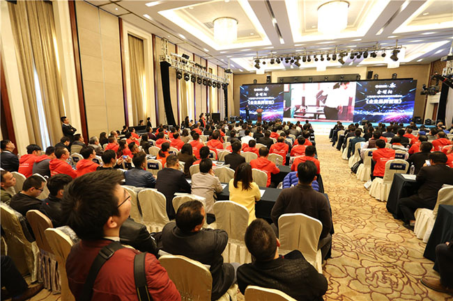 圓滿2017！艾維圖再獲商顯行業年度兩項大獎